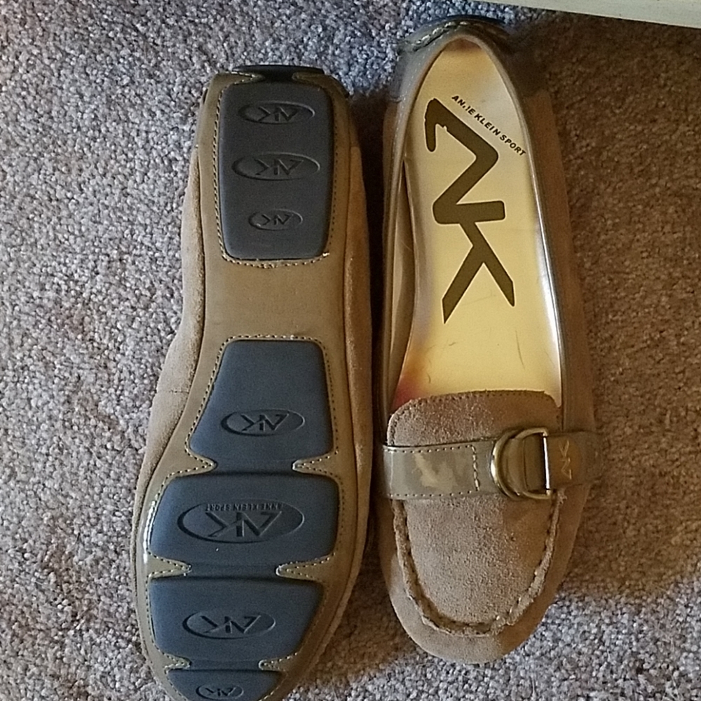 Anne Klein driving flats